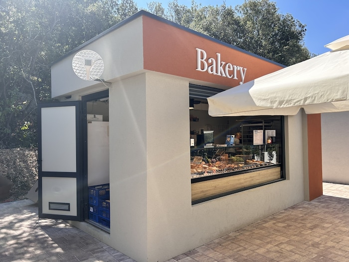 Eine eigene Bäckerei mitten in der Anlage.