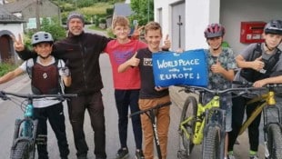 Gerhard Huber aus Feldkirchen hat ein Zeichen gesetzt: Vier Monate lang ist er gewandert; durch ...