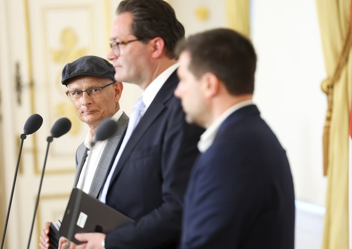 Stolz präsentierte die Regierung am Freitag die Einigung rund um die Dürrehilfen – und das ...