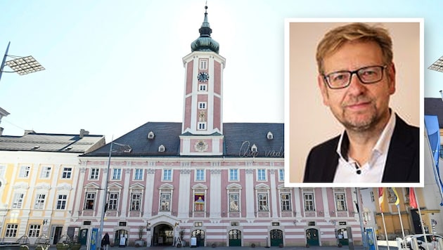 Thomas Dewina, oberster Beamter im St. Pöltner Rathaus, zieht gegen die Stadt vor das ...