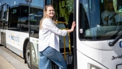 Die Bustüren stehen für Jugendliche aus Hagenbrunn und Königsbrunn pünktlich zu Schulbeginn weit ...