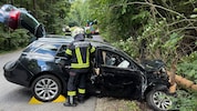 Das Unfallfahrzeug wurde schwer beschädigt. 