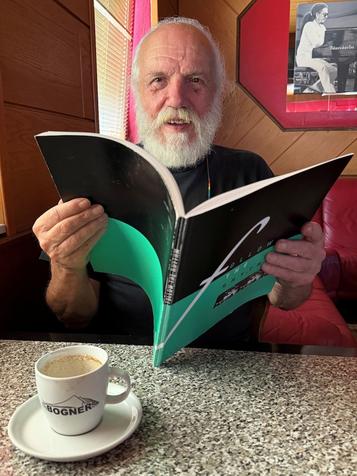 Treffen in seinem Jazz-Pub in Wiesen: Franz Bogner (76) folgt sein Leben lang dem Rhythmus.
