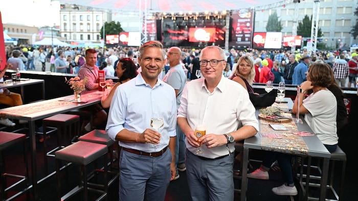 Minister in Wien, aber im Herzen immer ein Linzer: Wolfgang Hattmannsdorfer (li.) mit ...