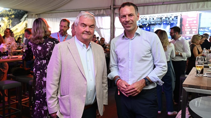 BBRZ-Aufsichtsratschef Johann Kalliauer mit Christoph Peschek (Blau-Weiß Linz).