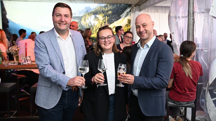 Die Linzer Stadtpolitiker zu Gast: Michael Raml, Merima Zukan, Martin Hajart (re.).