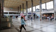 Zuletzt wurde der Westbahnhof als einer von neun Bahnhöfen im Land zur alkoholfreien Zone.