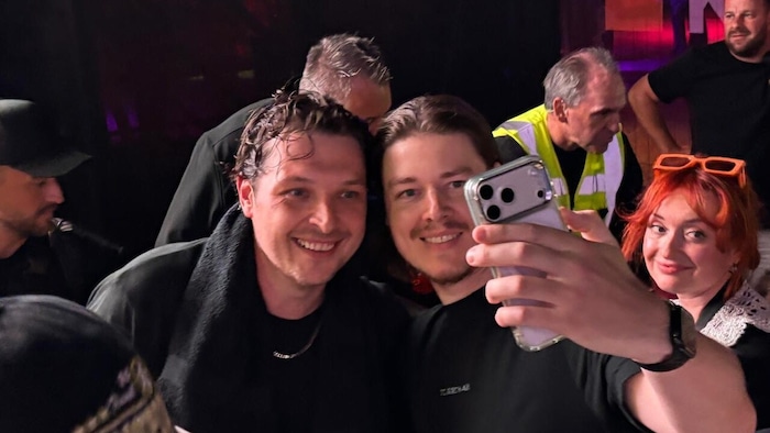 After the gig, John Newman signed autographs and took selfies with fans.