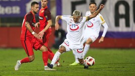 Marco Sahanek (li. hier noch im Admira-Dress) trifft zum Stadtliga-Auftakt für Helfort im ...