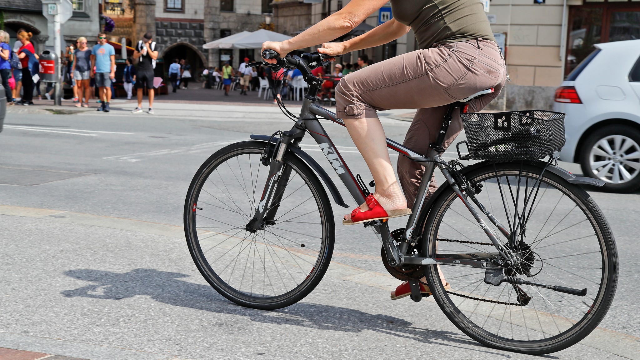 An kreuzung - radfahrer kollidierten: frau wurde schwer verletzt 2026 - justiz An kreuzung - radfahrer kollidierten: frau wurde schwer verletzt 2026 full auf einem stark frequentieren radweg in innsbruck kam es sonntagnachmittag zu einem folgenschweren zusammenstoß.... Iustitia. Bg an kreuzung - radfahrer kollidierten: frau wurde schwer verletzt 2026 2026-08-23 20:35:04 justiz