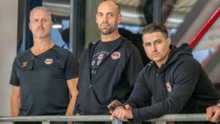 Das Trainer-Trio um Cheftrainer Alan Letang (mitte) weiß, was noch zu tun ist.