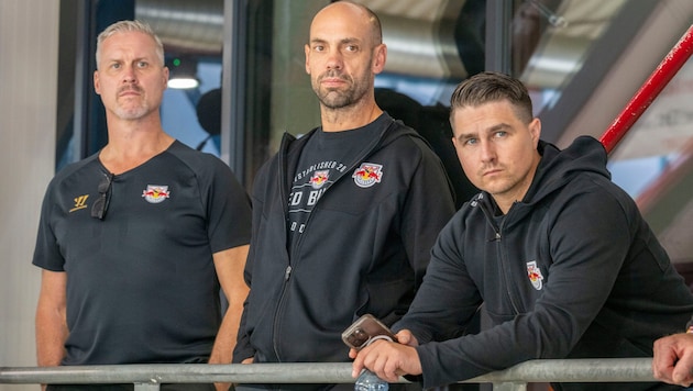 Das Trainer-Trio um Cheftrainer Alan Letang (mitte) weiß, was noch zu tun ist.