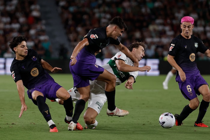 David Affengruber hatte gegen Barca einen schweren Stand.