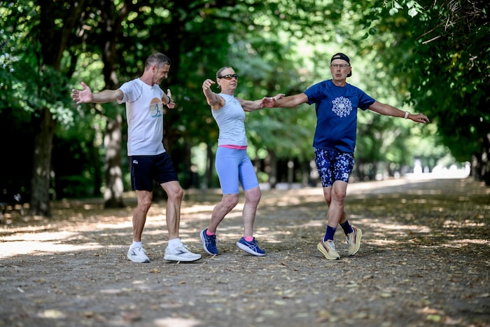 Aufwärmen für den Lauf.