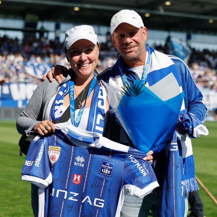 Blau-Weiß-Fan Geri Stieger machte seiner Elena einen Heiratsantrag.