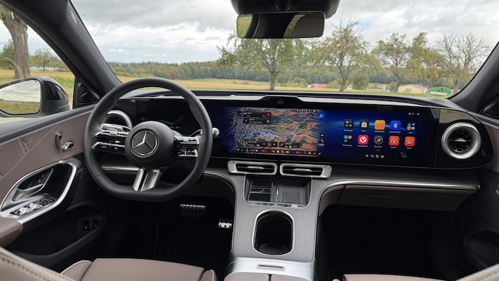 Vollverglastes Cockpit Serie, Hyperscreen gegen Aufpreis.