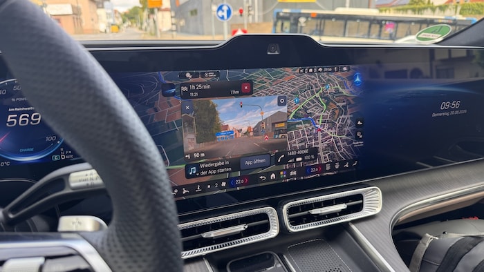 Augmented Reality fürs Navi (gegen Aufpreis) ist eine Spielerei ohne echten Nutzwert, weil die ...