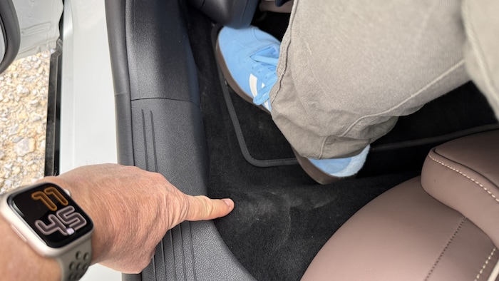 Und beim Aussteigen ist diese Kante im Weg.