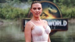 Scarlett Johansson spricht im Interview offen über die kleinen Tricks für ihre Schönheit.