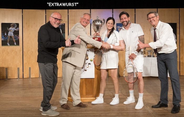 „Extrawurst“ von Dietmar Jacobs und Moritz Netenjakob im Frühling 2026.
