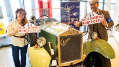 Wissenschaftler Robert Krickl lenkt den 100 Jahre alten Oldtimer „Avis Type 3“.