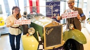 Wissenschaftler Robert Krickl lenkt den 100 Jahre alten Oldtimer „Avis Type 3“.