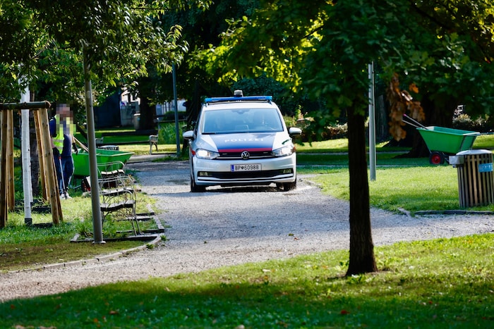In der Schutzzone im Volksgarten kann die Polizei Betretungsverbote aussprechen. Dadurch sollen ...