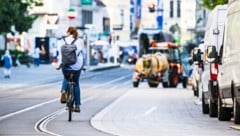 Oft wird der Sicherheitsabstand beim Überholen von Radfahrern nicht eingehalten.