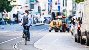 Oft wird der Sicherheitsabstand beim Überholen von Radfahrern nicht eingehalten.