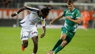 Yann Massombo (l.) hat sich zuletzt beim SCR Altach ins Abseits gespielt.