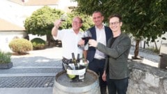 Der Auftakt zur Hauptlese: Liegenfeld, Oschep und Sommer (v. li.) erwarten einen „spannenden“ ...