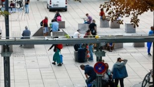 Der Südtiroler Platz am Hauptbahnhof wird laut den Frauen mit Unsicherheit und Kriminalität ...
