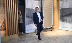 Babler am Weg ins ORF-Studio