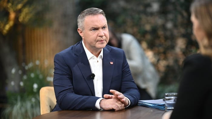 ORF-„Sommergespräch“: SPÖ-Chef Andreas Babler stellte sich den Fragen von Moderatorin Simone ...