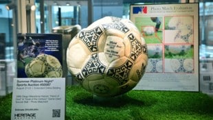 Der offizielle WM-Ball von 1986: Der Adidas Azteca wurde um eine Millionen-Summe versteigert.