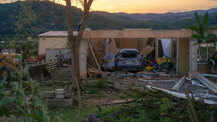 Bei dem Tornado im Süden Frankreichs wurden mehr als 100 Häuser beschädigt.