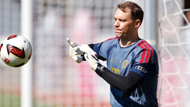 Manuel Neuer musste sich im Training behandeln lassen.