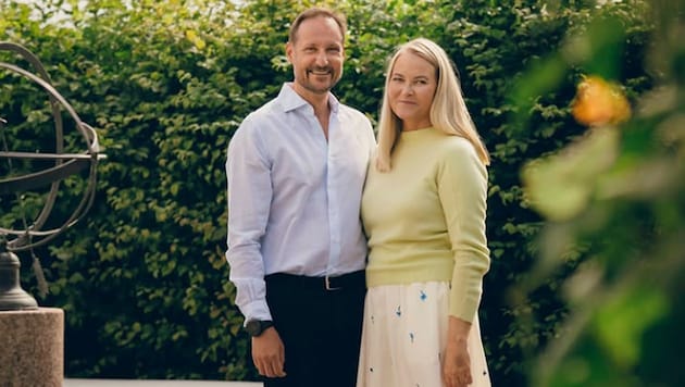 Mit diesem Schnappschuss gratuliert der norwegische Palast Kronprinz Haakon und Kronprinzessin ...