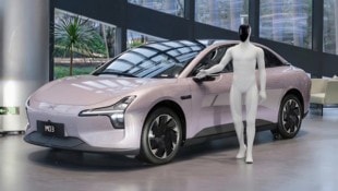 Der chinesische Elektroautohersteller Xpeng will mit seinem Android „IRON“ mit Teslas kommendem ...