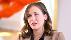 Europaministerin Claudia Bauer (ÖVP) sieht Einsparpotenzial bei den Strukturen der EU.