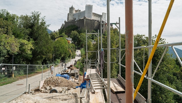 Bis Herbst 2027 werden die Arbeiten an der Wehrmauer andauern.