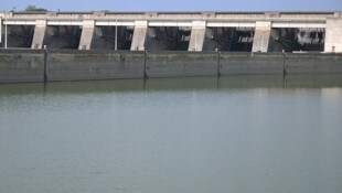 Die Trockenheit hat die Stromproduktion der Wasserkraftwerke deutlich reduziert. (Im Bild: ...