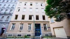 Die ehemalige Schule in der Leopoldstadt wird nun schon seit Juli abgerissen.