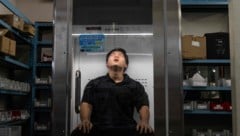 In Japan ist ein „Kühlschrank für Menschen“ erfunden worden. 300 Exemplare wurden bisher ...