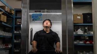 In Japan ist ein „Kühlschrank für Menschen“ erfunden worden. 300 Exemplare wurden bisher ...