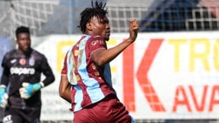 Ex-WAC-Star Chibuike Nwaiwu könnte jetzt doch bei Trabzonspor bleiben.