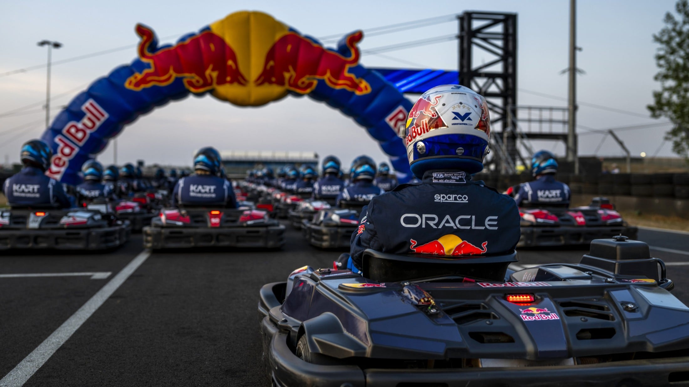 100 gegner für f1-star - verstappen bestreitet „das größte rennen der welt“ 2026 - justiz 100 gegner für f1-star - verstappen bestreitet „das größte rennen der welt“ 2026 full knifflige aufgabe für den formel-1-superstar! Max verstappen tritt im „größten rennen der welt“ gegen 100... Iustitia. Bg 100 gegner für f1-star - verstappen bestreitet „das größte rennen der welt“ 2026 2026-08-25 13:40:24 justiz
