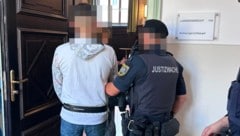 Der 28-jährige Angeklagte spielt die Tat vor Gericht in St. Pölten herunter.