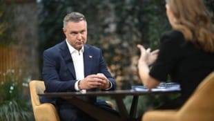 Im ORF-„Sommergespräch“ erhob SPÖ-Chef Andreas Babler die Forderung, den ...