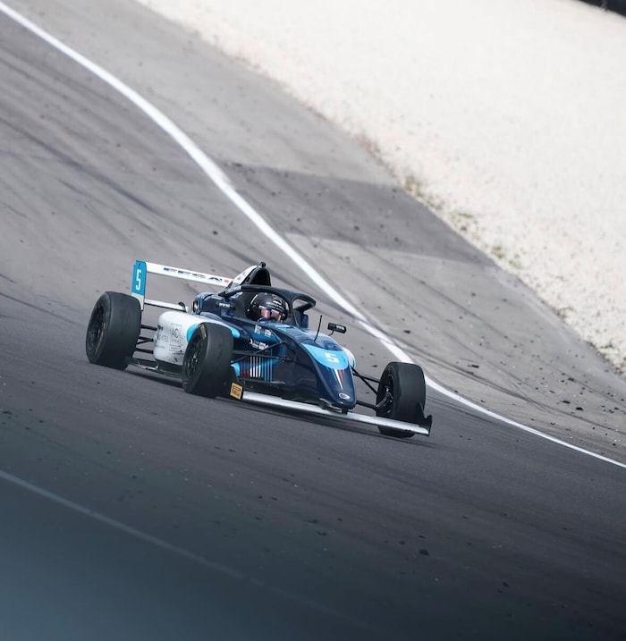 Die Tirolerin beim Testen in Frankreich.
